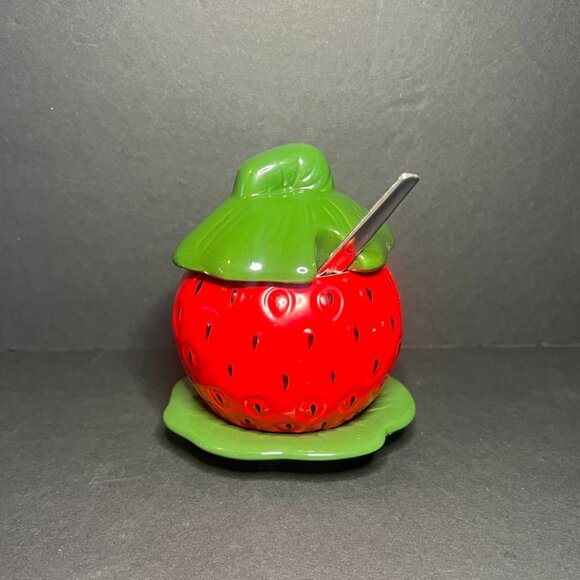 Vintage Red & Green Strawberry Ceramic Sugar Bowl Jar w/ Sheffield Spoon 4.5" - Picture 1 of 11